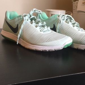 Nike Tennis Shoes